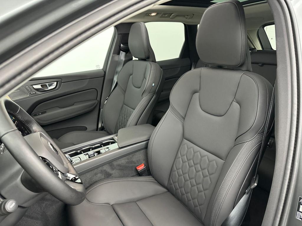 Volvo XC60 t6 398pk recharge ultra dark|