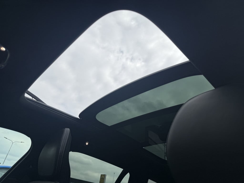 Volvo V60 t6 340pk recharge r-design| panodak| adap.cruise| 360camera| tre