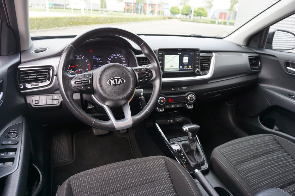 Kia Stonic 1.4 mpi automaat -  climate / navi / cruise / parkeers. / camera
