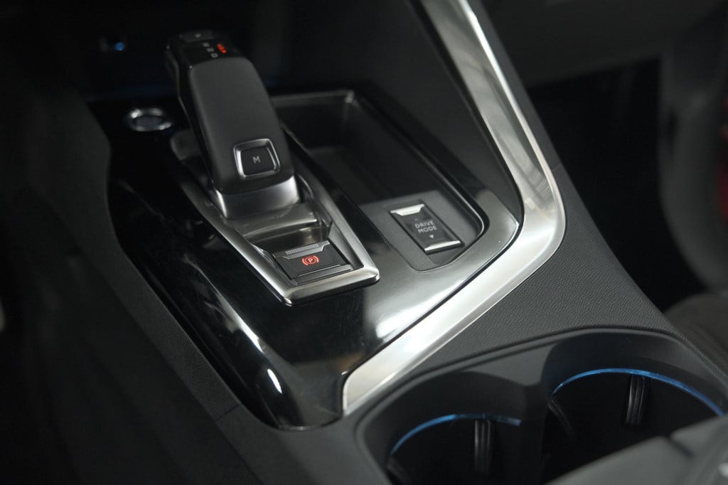 Peugeot 5008 puretech 130 eat8 gt black pack | elektrische kofferklep | cam