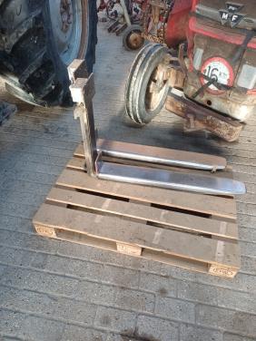 Lepels te koop voor een heftruk