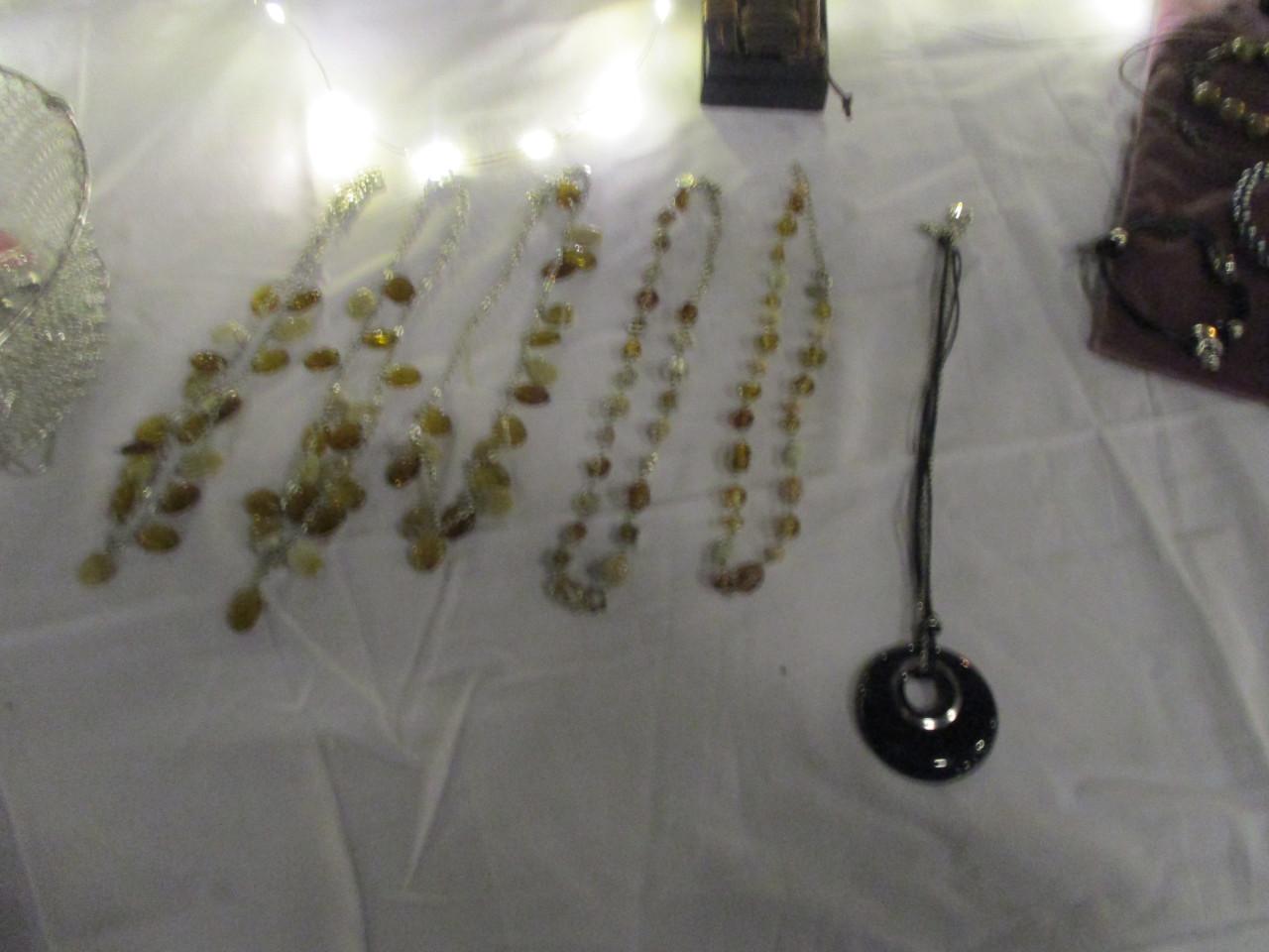 Knutselen met allerlei materiaal, maandelijkseWorkshops voor jong en oud,