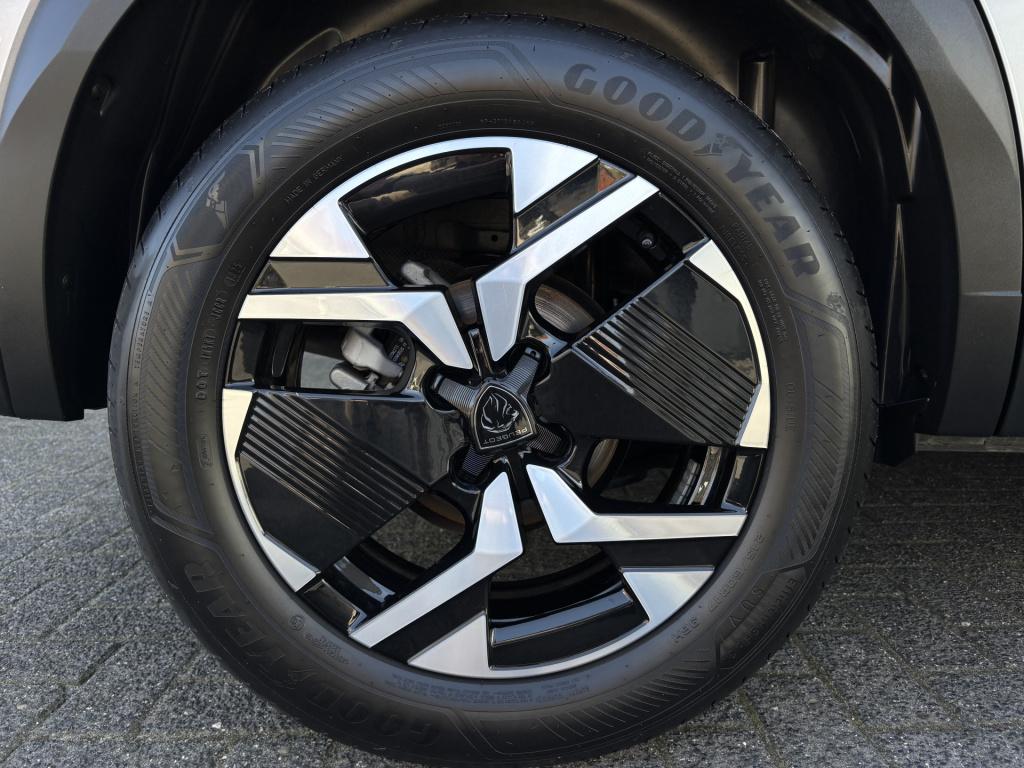 Peugeot 2008 gt 1.2 hybrid 145 edsc6