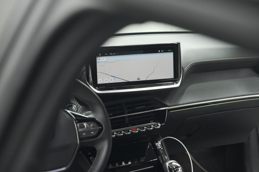 Peugeot 208 puretech 100 gt | camera | navigatie | apple carplay | parkeers