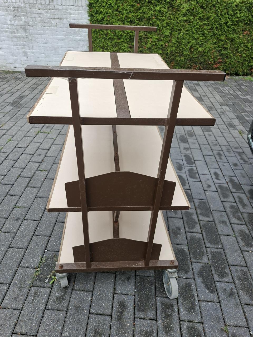 Vintage Postkar / sorteerwagen / display