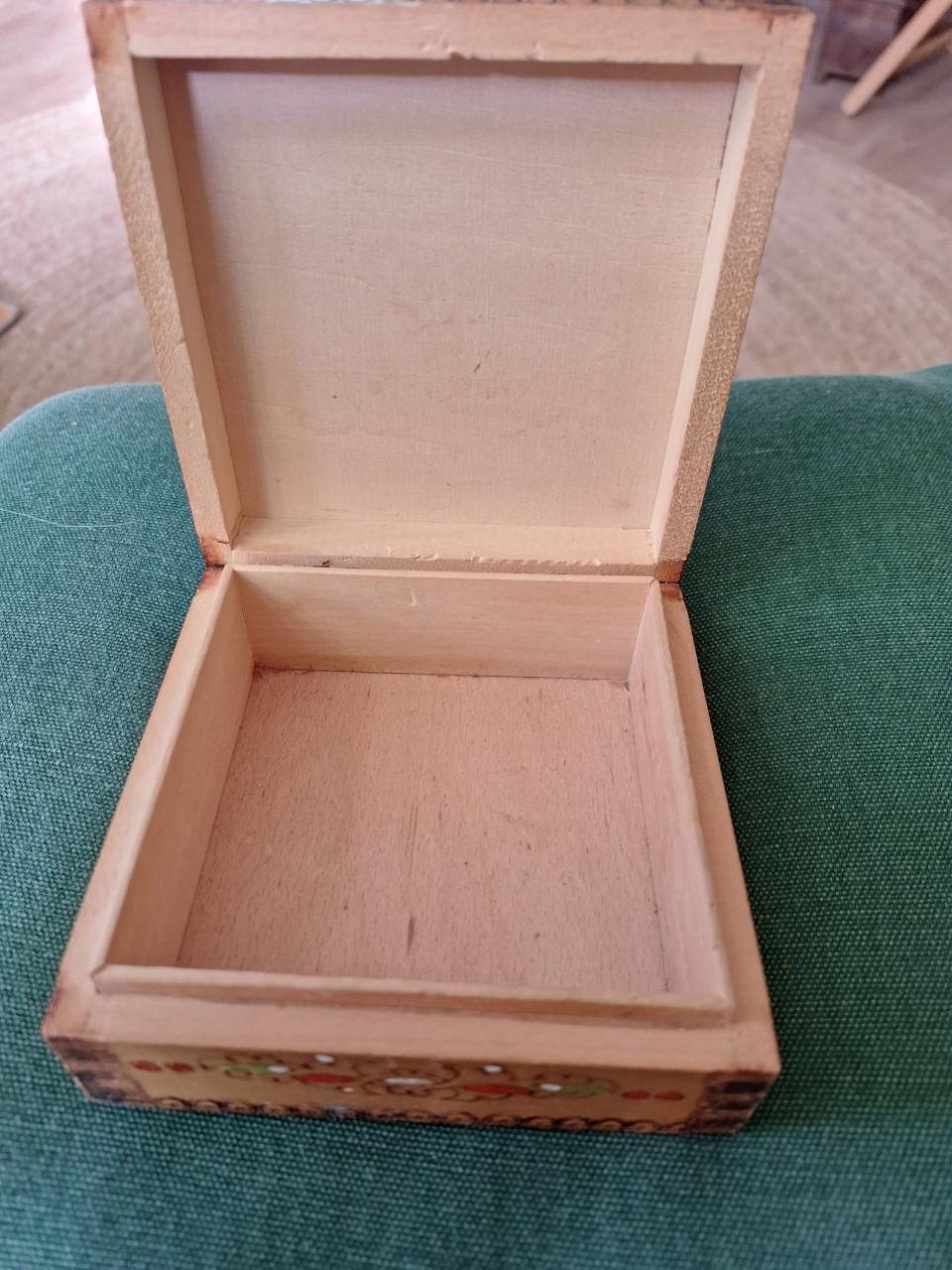 Decoratief houten doosje