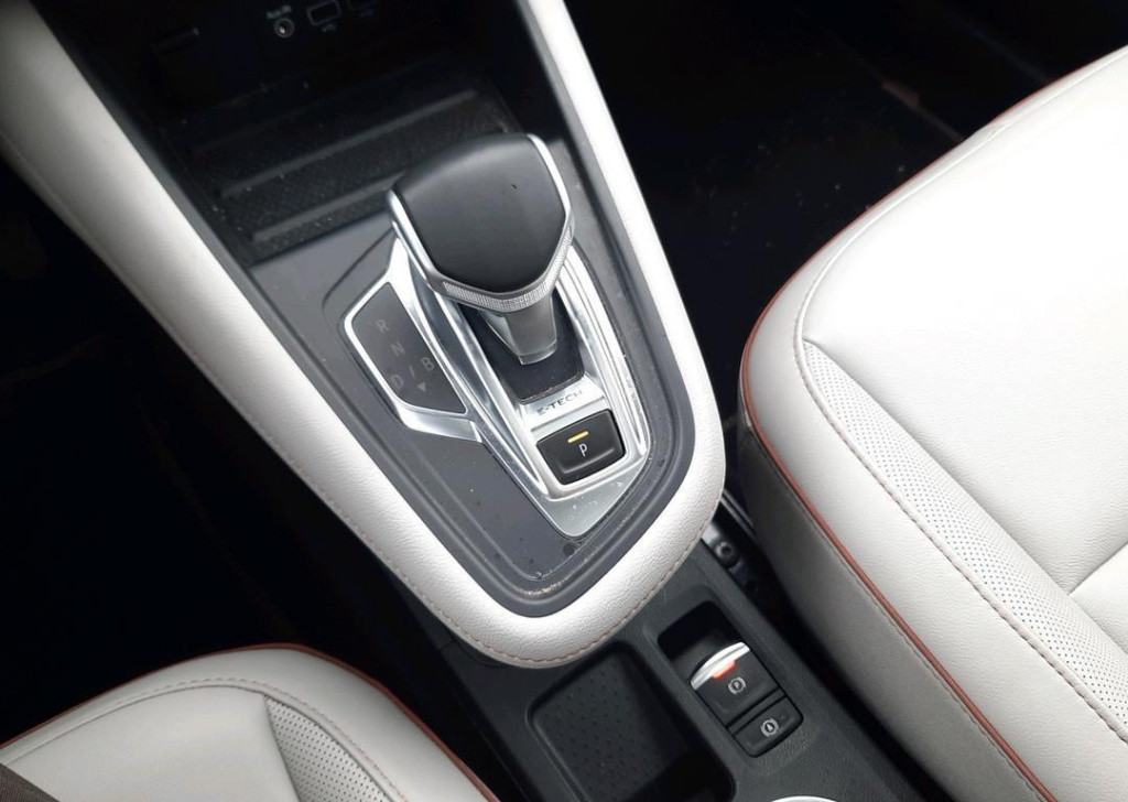 Renault Captur 1.6 e-tech plug-in hybrid 160 initiale paris