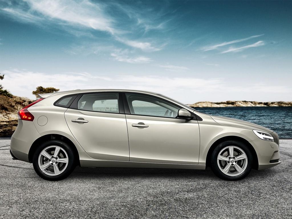 Volvo V40 2.0 t3 nordic+ | standkachel | stoelverwarming | cruise control |
