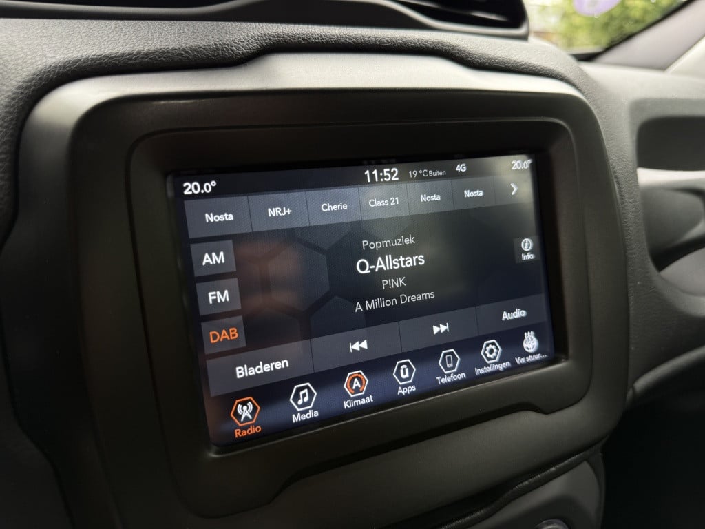 Jeep Renegade 1.0t limited // stoel en stuurverwarming // carplay //
