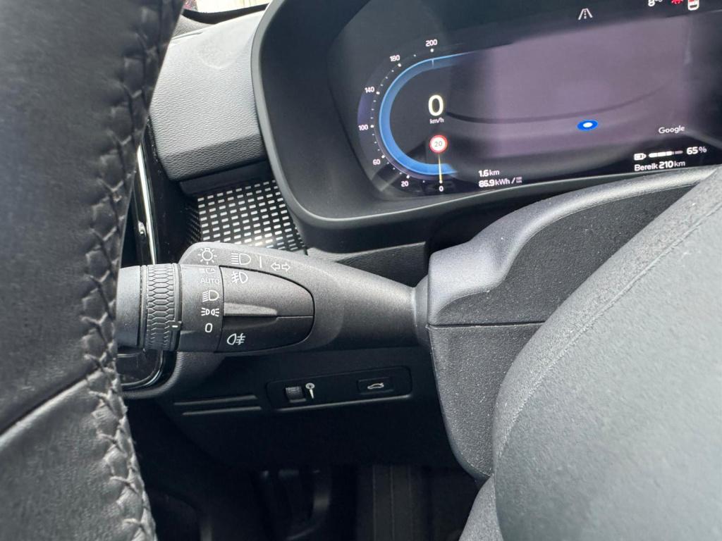 Volvo XC40 recharge p8 awd r-design