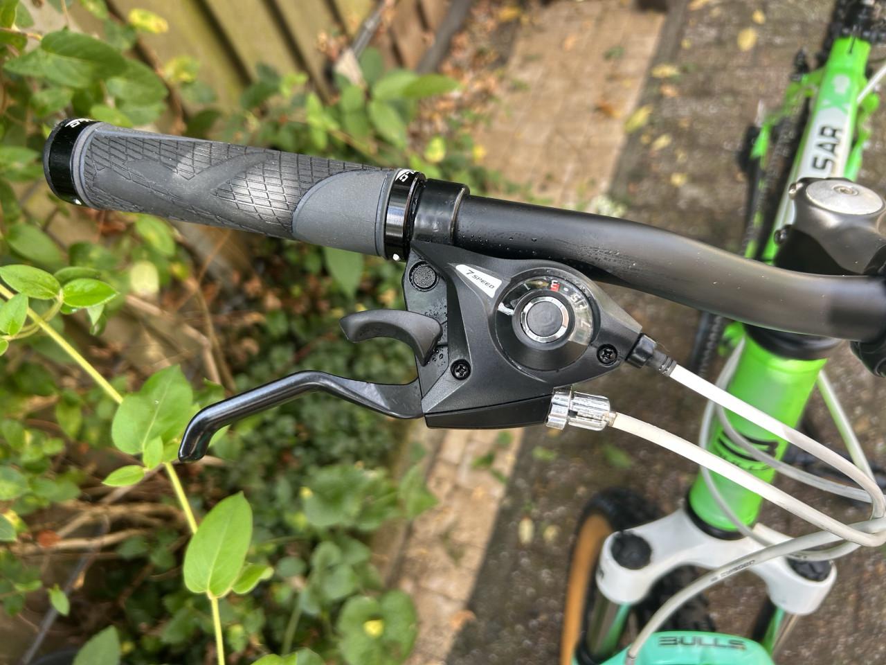 Mountainbike Bulss Pulsar 21 versnellingen, off Road banden, velgrem enz.