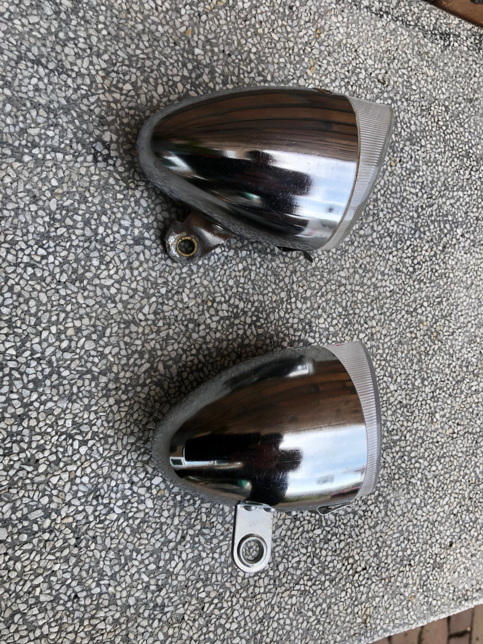 2 vintage koplampen.