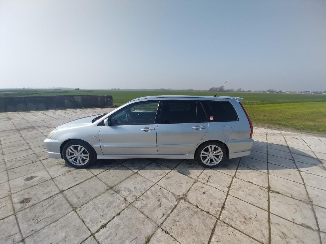 Mitsubishi lancer wagon