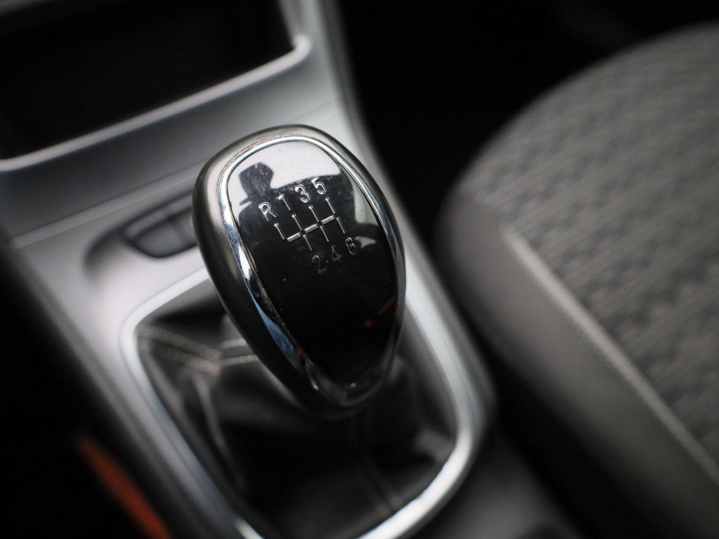 Opel Astra sports tourer 1.2 edition | navigatie | trekhaak | parkeersensor