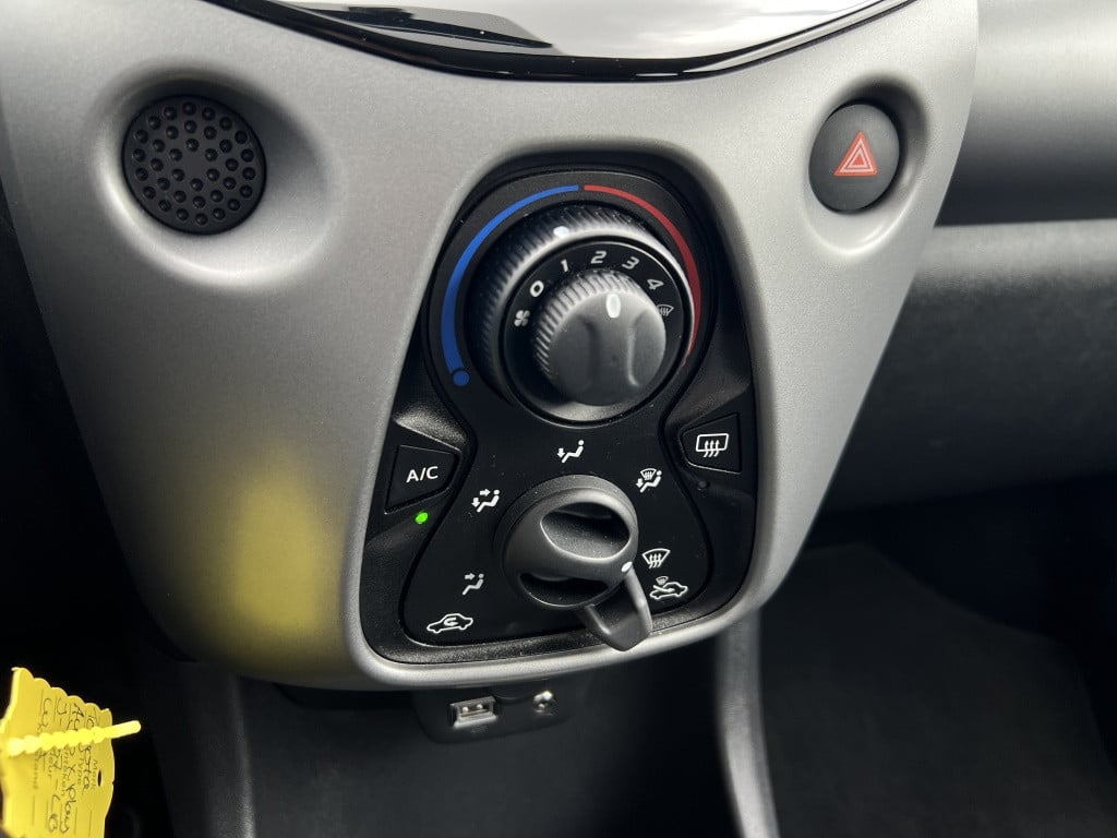 Toyota Aygo 1.0 vvt-i x-play
