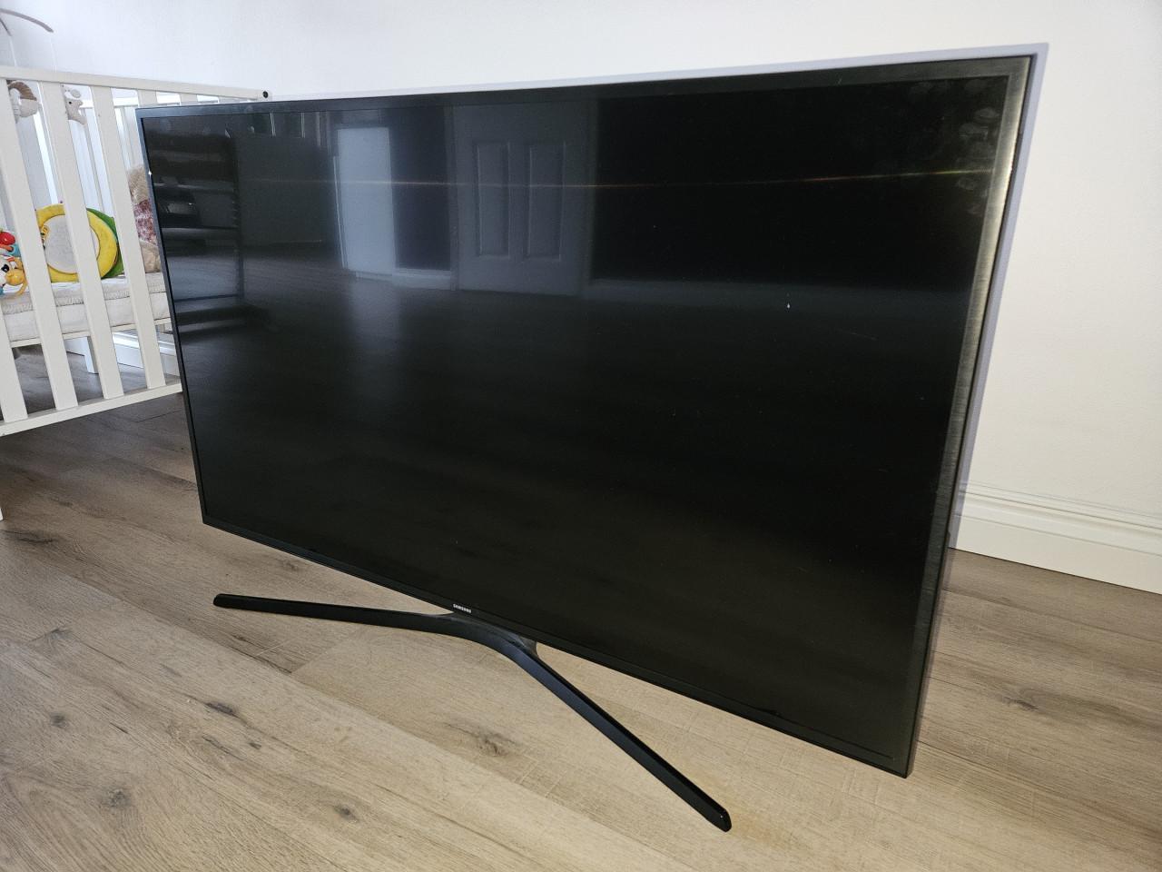 Samsung 50 inch smart LED tv