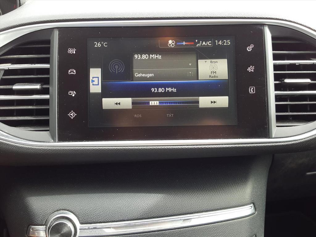 Peugeot 308 sw blue l. 1.2pt-110pk navigatie | trekhaak | cruise control | 