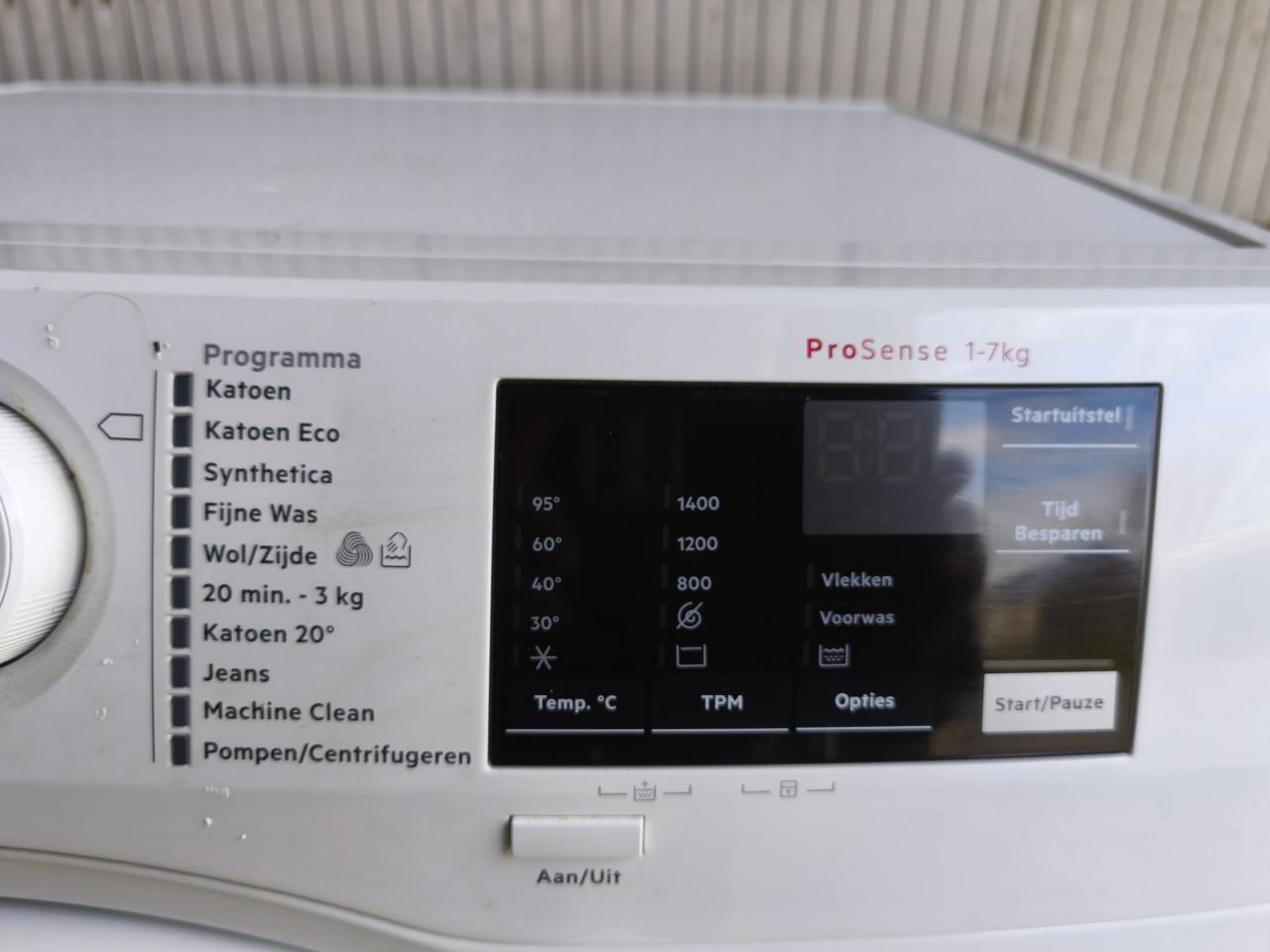 Te koop aangeboden AEG wasmachine.