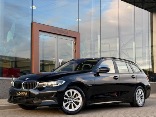 BMW 3-serie touring 330e | stoelverwarming | apple carplay | achteruitrijca
