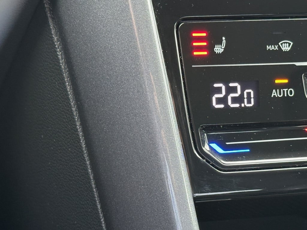 Volkswagen T-roc 1.5 tsi 150pk dsg style carplay | camera | keyless | elek.