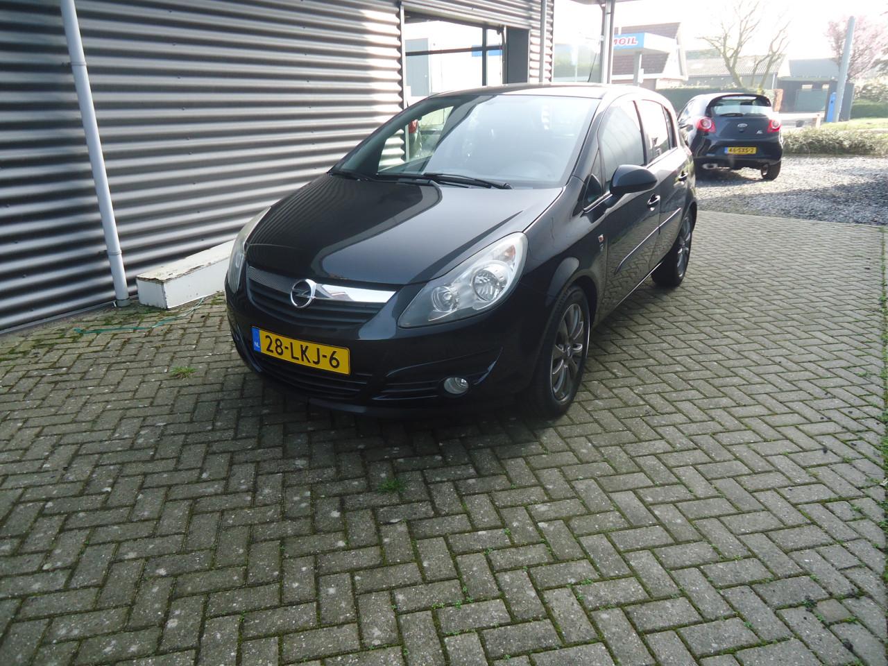 Opel corsa 14-16v 5drs 111 edition
