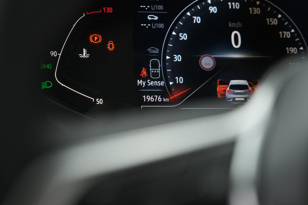 Renault Captur mild hybrid 140 edc techno | camera | navigatie | apple carp