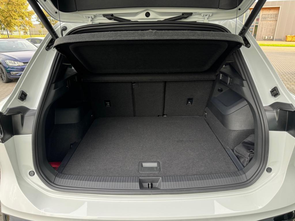 Volkswagen Tiguan 1.5 tsi goal * acc * 360 camera * trekhaak * lane + side 