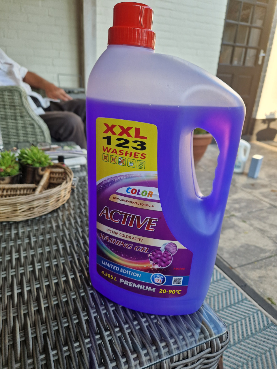 Wasmiddel 4.3 liter 7 euro.