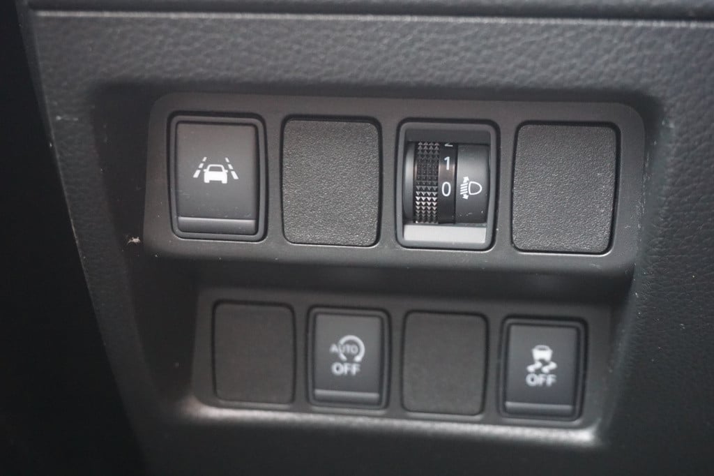 Nissan Qashqai 1.2 n-connecta climate / navi / camera / glazen dak / parkee