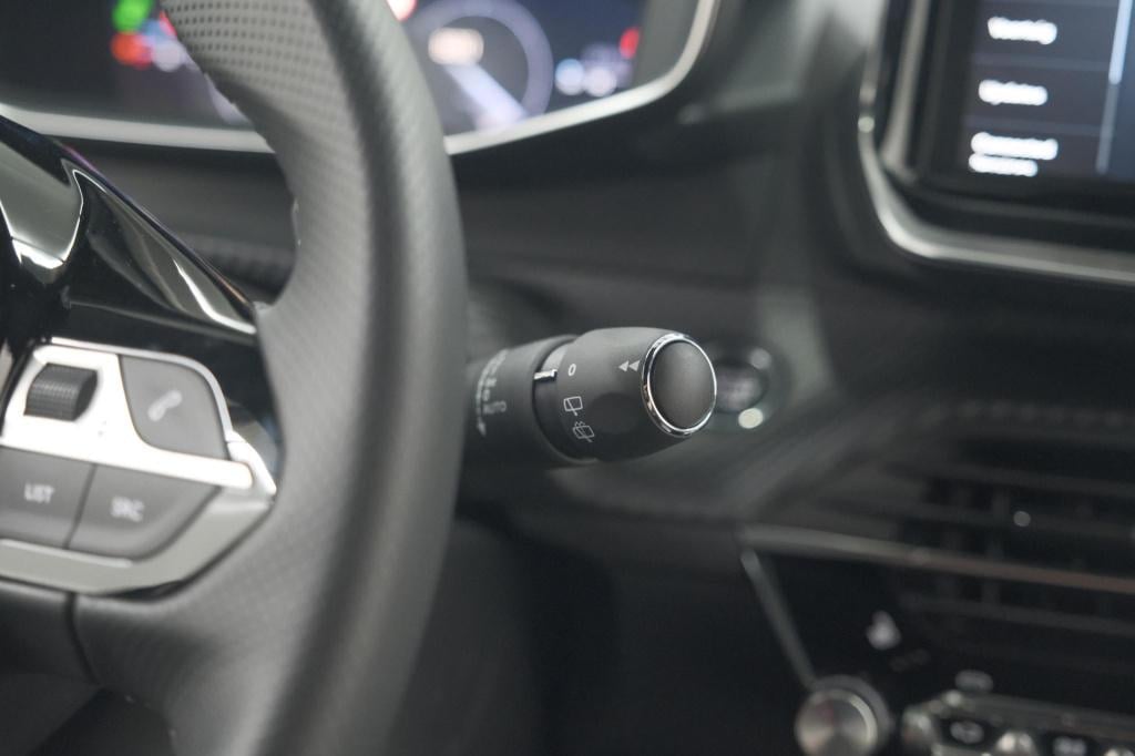 Peugeot 2008 puretech 130 eat8 gt | 360 camera | stoelmassage | adaptieve c