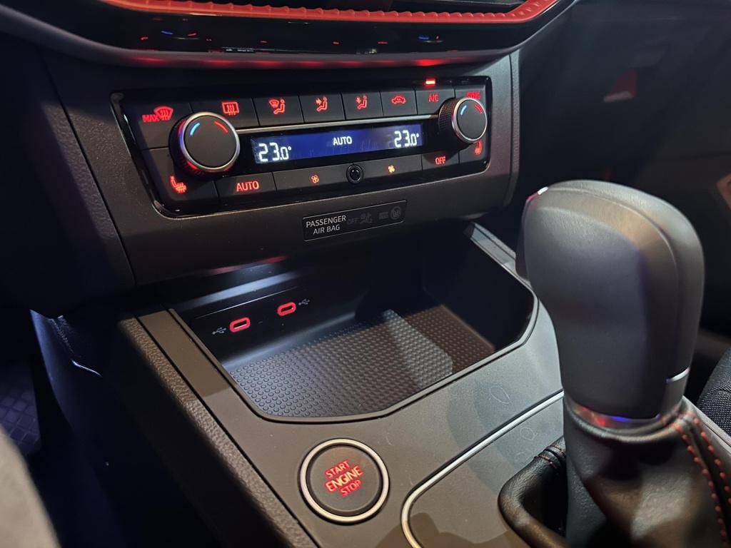 Seat Ibiza 1.0 ecotsi fr business connect *camera*keyless*winterpack*acc*le