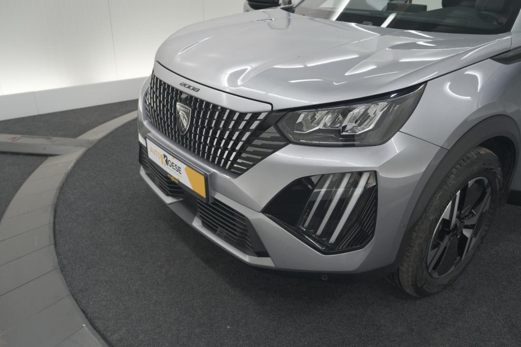 Peugeot 2008 1.2 hybrid 136 allure | 360 camera | dodehoekdetectie | naviga