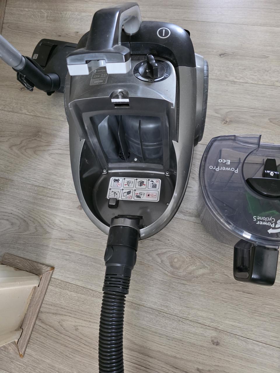 In zeer goed staat en goed werkend stofzuiger PHILIPS-220V-1250W
