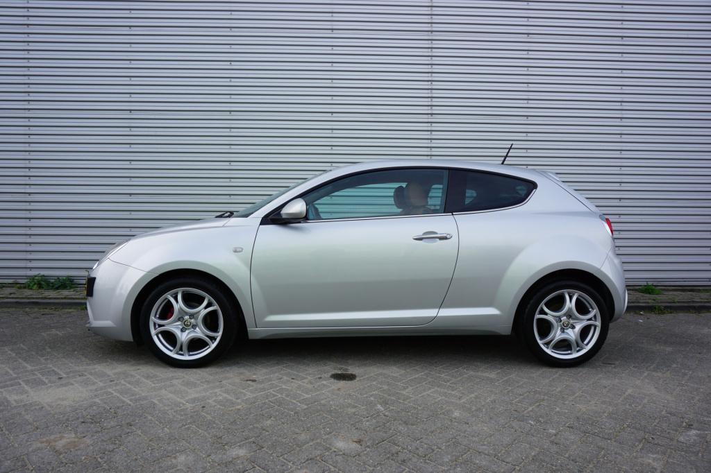 Alfa Romeo MiTo 0.9 twinair distinctive climate / navi / cruise / leder / p