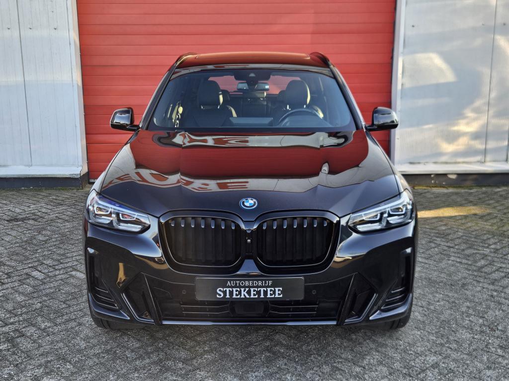 BMW X3 xdrive30e m-sport | pano | acc | camera