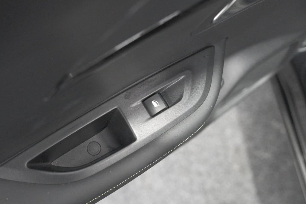 Peugeot 2008 puretech 130 eat8 gt | camera | apple carplay | parkeersensore