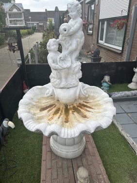 Betonnen fontein