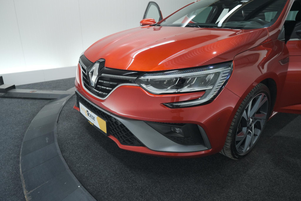 Renault Megane 1.6 plug-in hybrid 160 r.s. line | camera | head-up display 