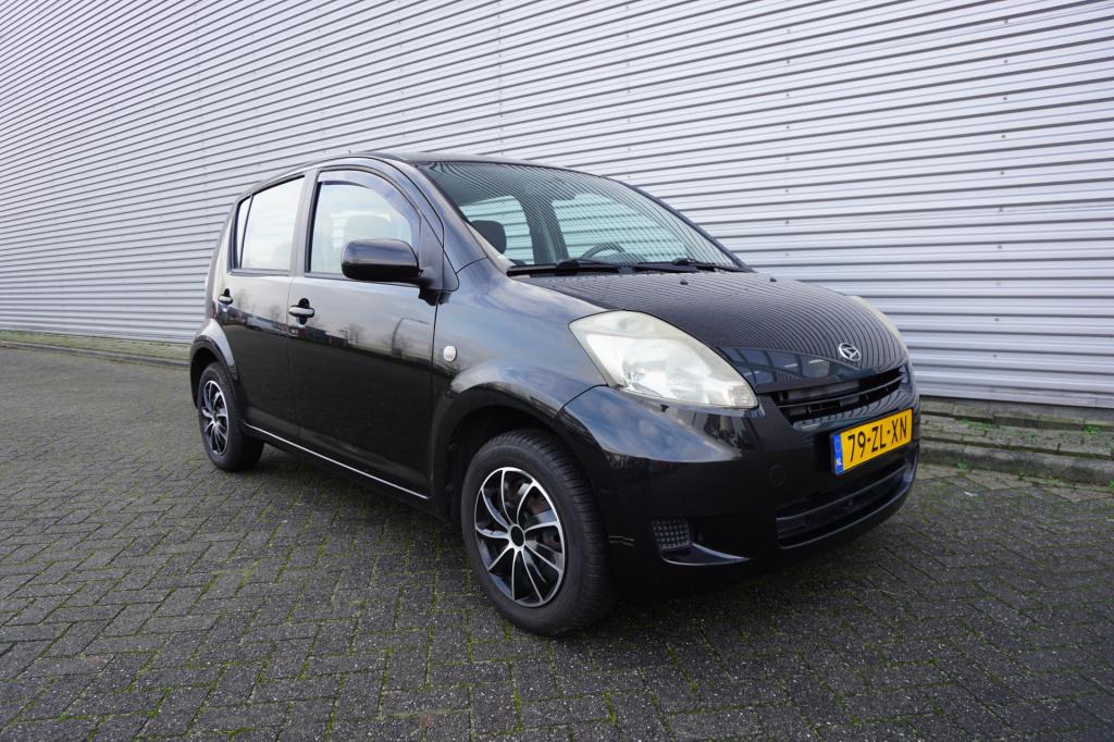 Daihatsu Sirion 2 1.3-16v prestige airco / elektr. ramen / nap