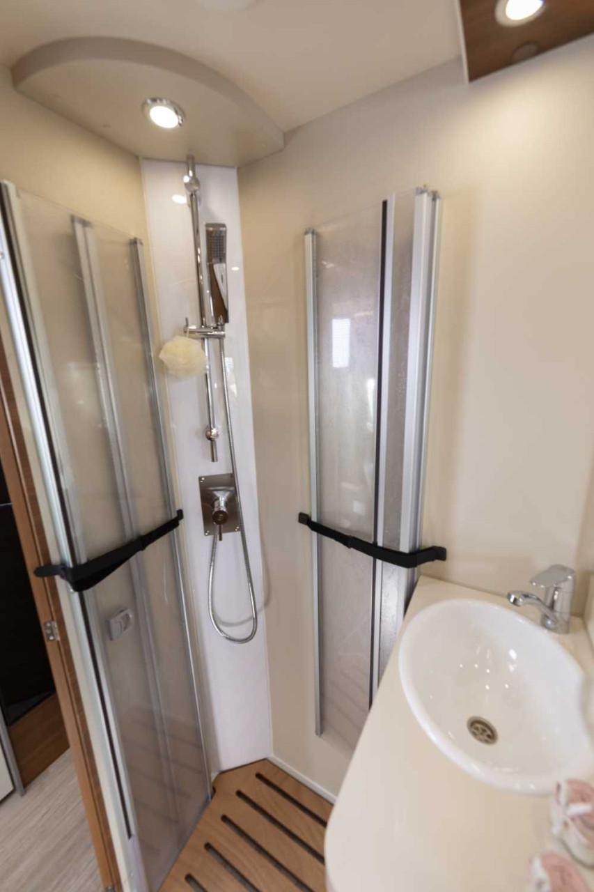 Elnagh Baron 531 - 2022 - complete halfintegraal van slechts 5,99 meter