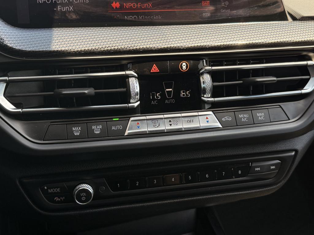 BMW 1 Serie 118i m-sport executive edition | apple carplay | harman kardon 