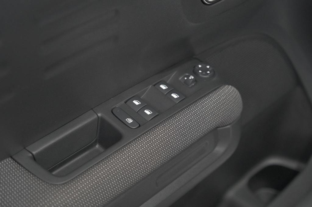 Citroen C3 Aircross puretech 130 eat6 max | allseason banden | parkeersenso