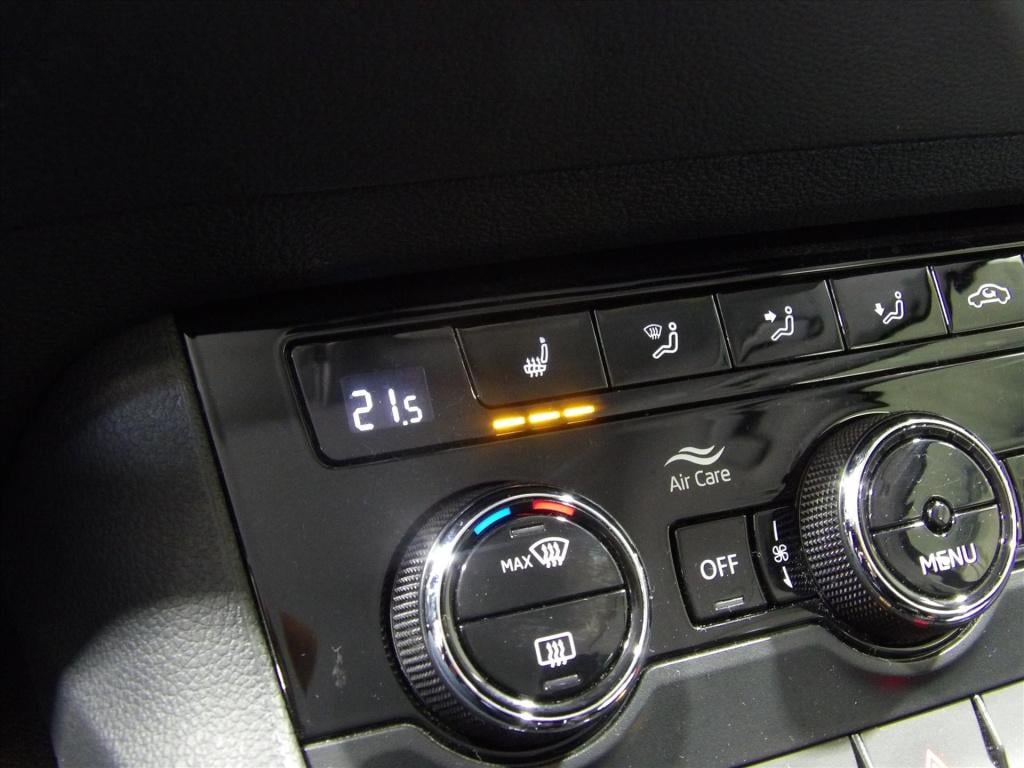 Skoda Karoq 1.5 tsi act greentech 150pk business edition plus