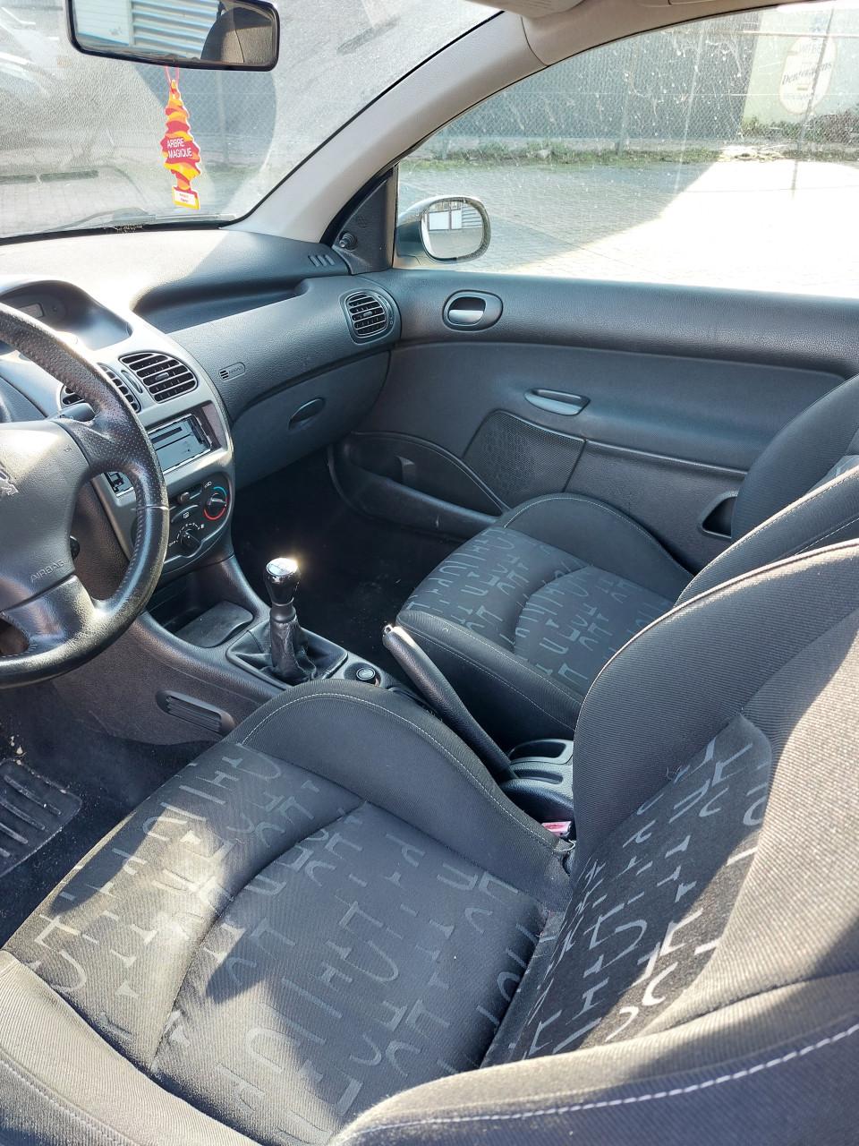 Peugeot 206 bj 2002 850 euro