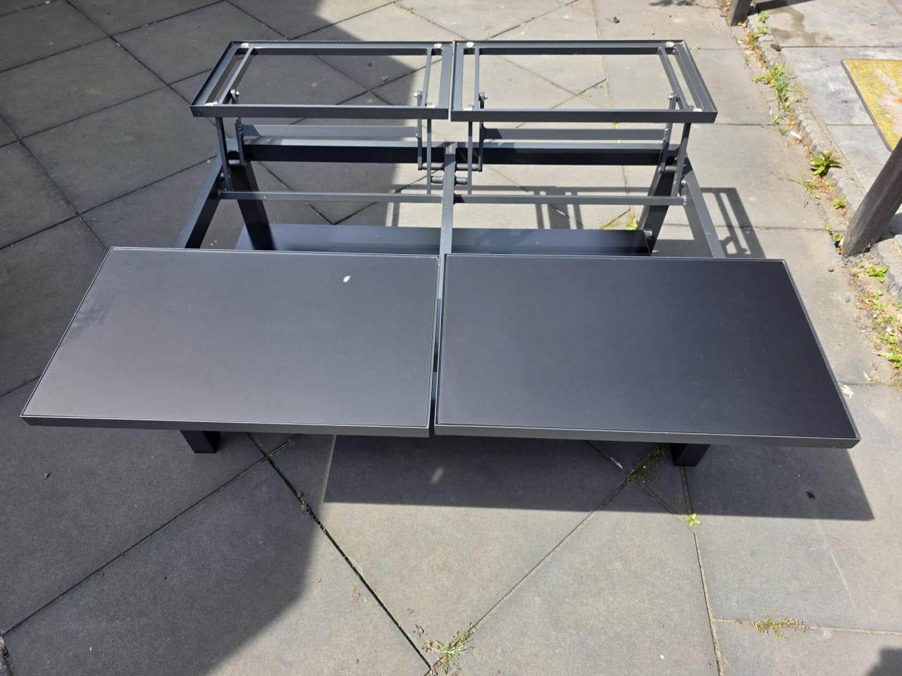 Aluminium loungetafel met een lift-mechanisme