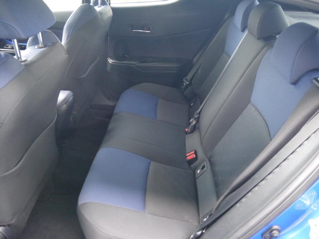 Toyota C-hr 1.8 hybrid bi-tone|dealeronderhouden|rijklaar