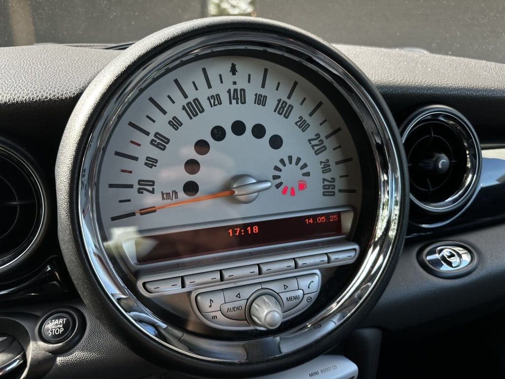 Mini Cooper Cabrio 1.6 pepper // dealeronderhouden //