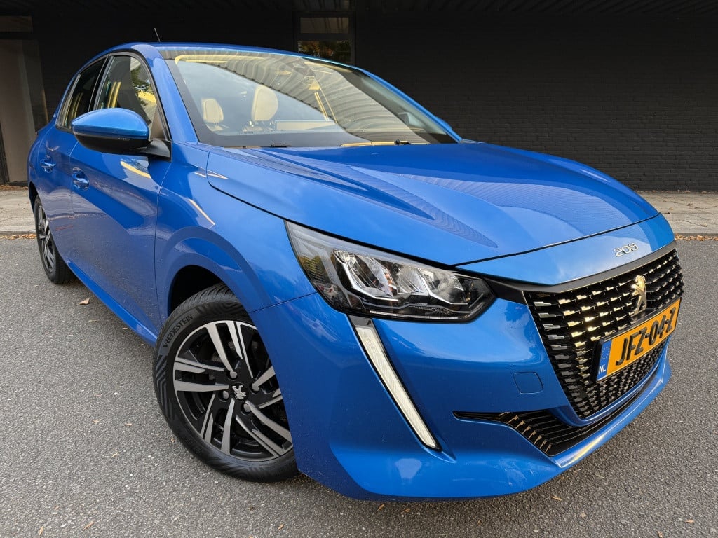Peugeot 208 1.2t allure // automaat //