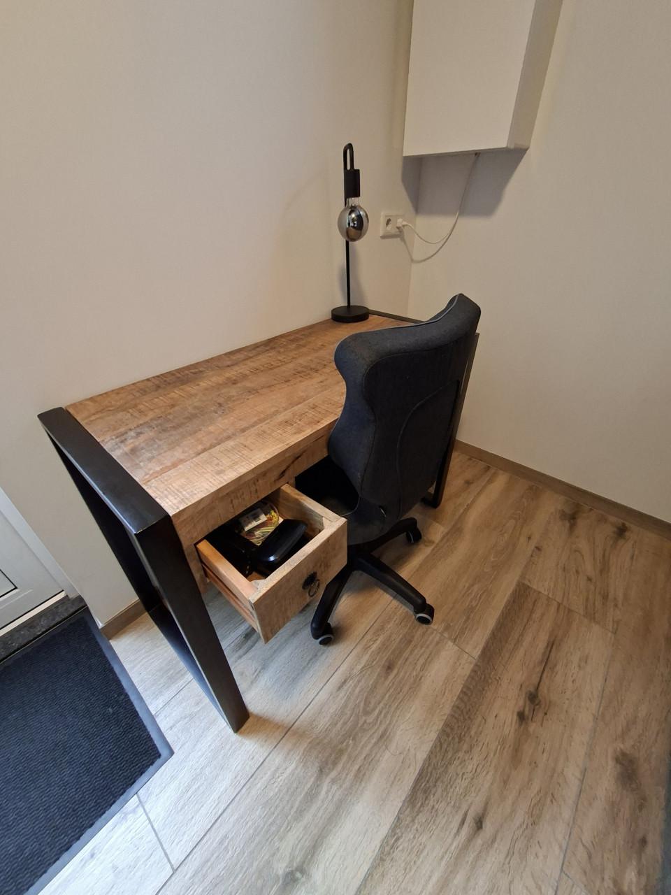 Bureau + bureaustoel