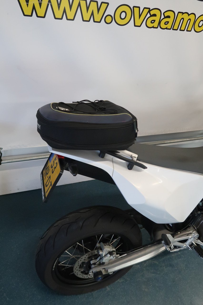 Husqvarna 701 Supermoto 2021 BTW motor